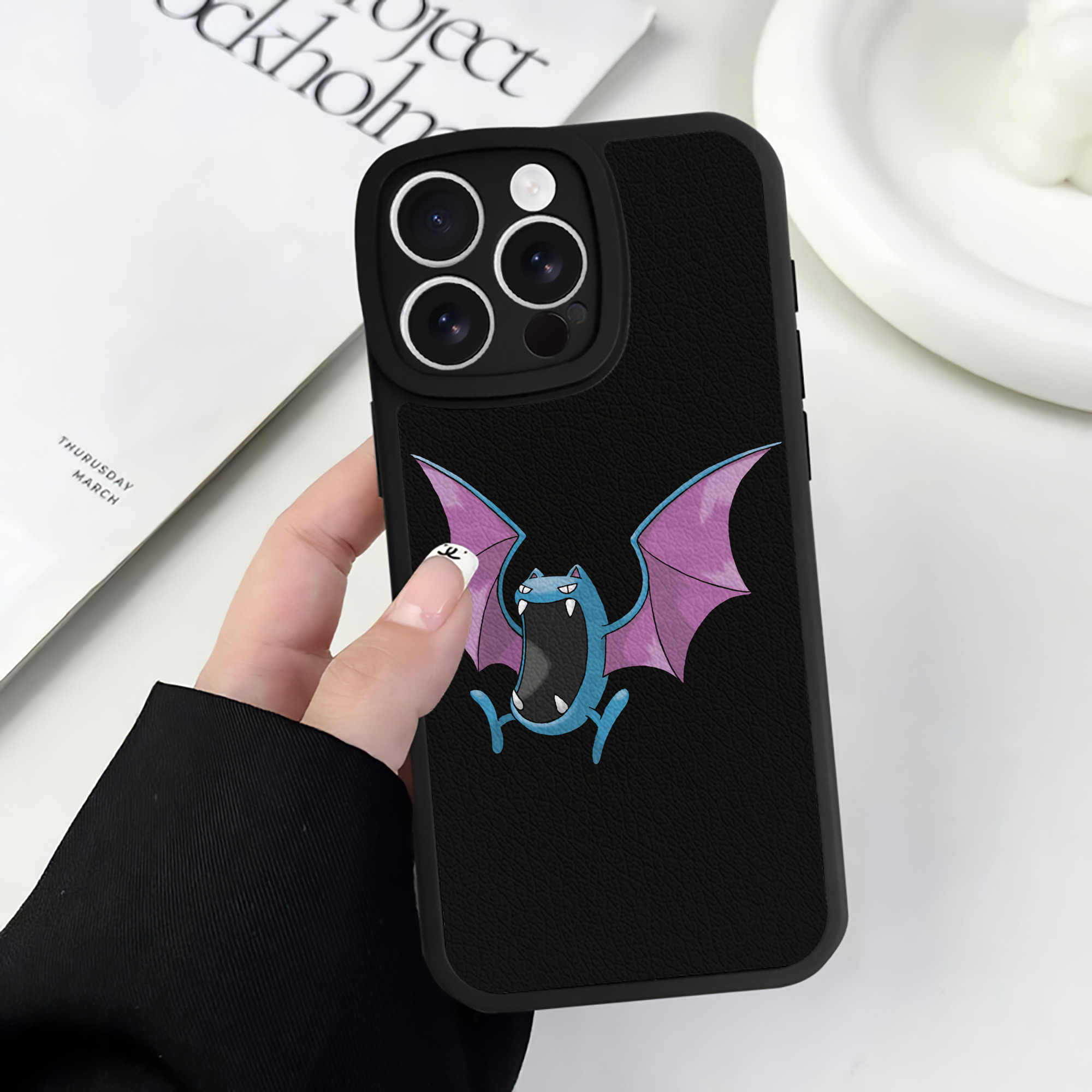 （画像用） ポケットモンスター Pokémon 【iPhone 16シリーズ対応】シリコンスマホケース（レザー調） 材質：シリコン